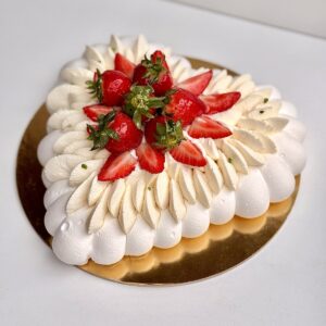 Dort Pavlova s jahodami (4-5 porcí)